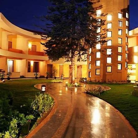 Sahil Sarovar Portico Lonavla Exterior foto