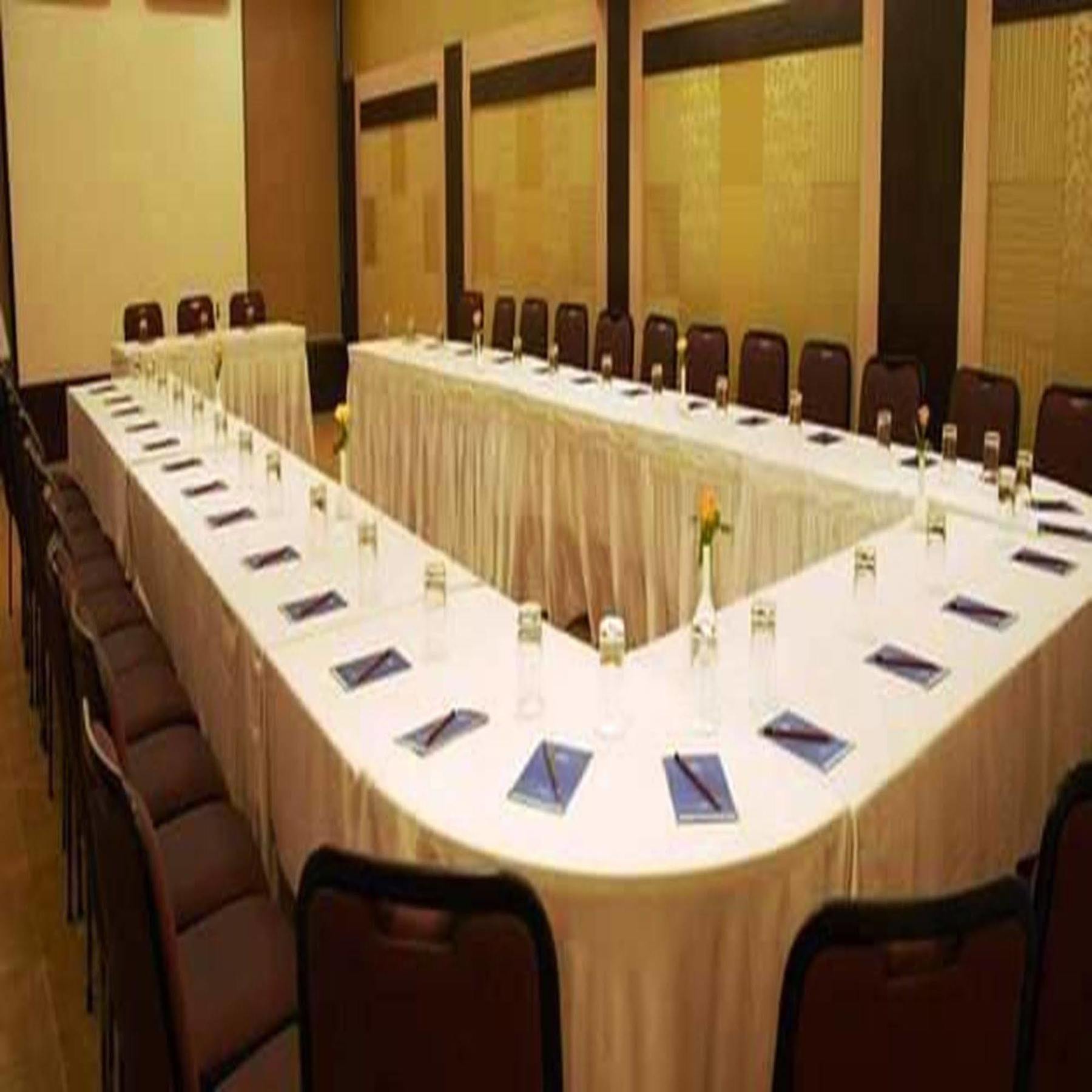Sahil Sarovar Portico Lonavla Exterior foto