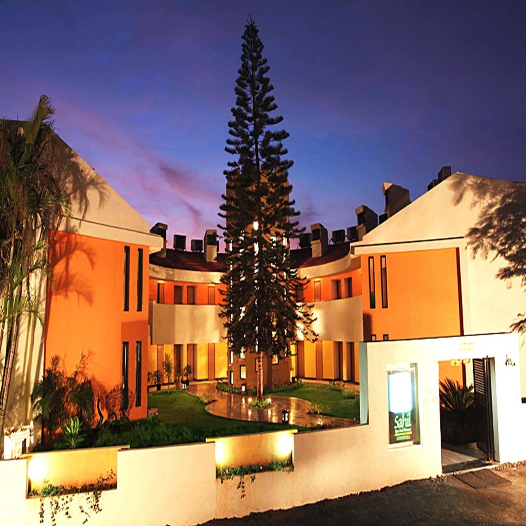 Sahil Sarovar Portico Lonavla Exterior foto