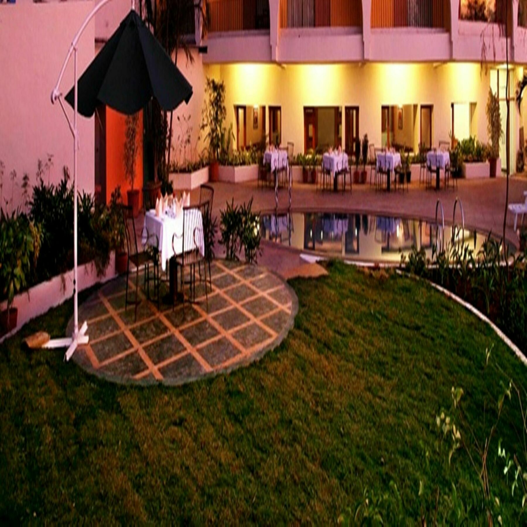 Sahil Sarovar Portico Lonavla Exterior foto
